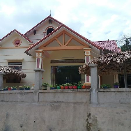 Thac Ba Family Homestay Ho To Exteriér fotografie